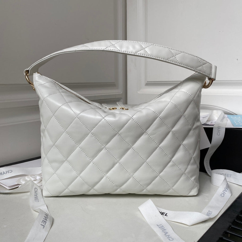 CHANEL HOBO 28CM WHITE LAMBSKIN GOLD HARDWARE