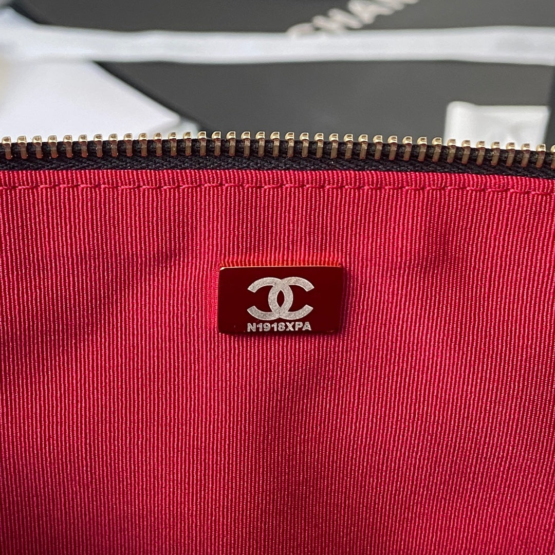 CHANEL LARGE HOBO 37CM BLACK LAMBSKIN GOLD HARDWARE