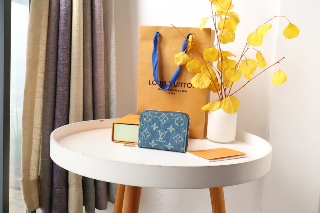 LOUIS VUITTON LV ZIPPY COIN 11CM BLUE DENIM