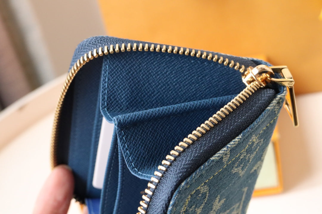 LOUIS VUITTON LV ZIPPY COIN 11CM BLUE DENIM