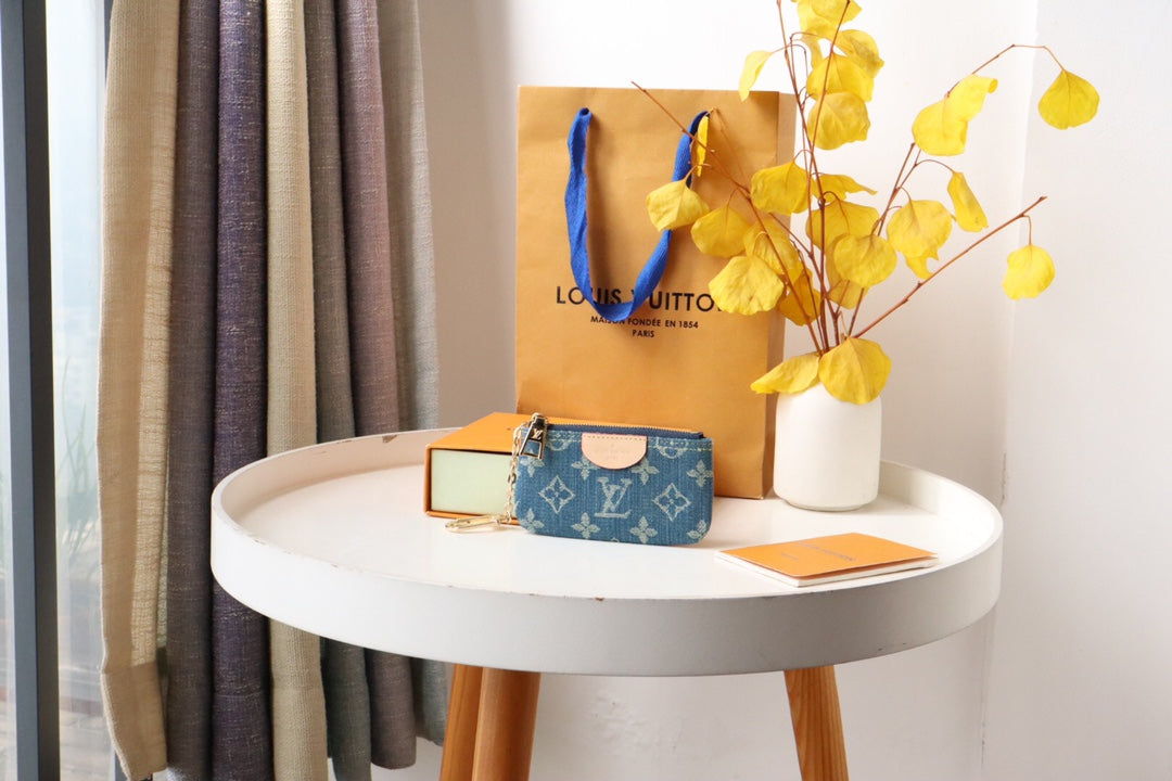 LOUIS VUITTON LV POCHETTE CLET DENIM BLEU
