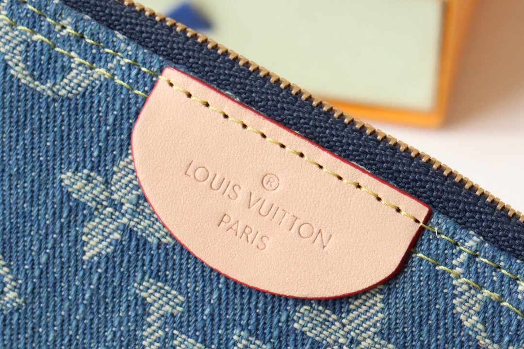LOUIS VUITTON LV POCHETTE CLET DENIM BLEU