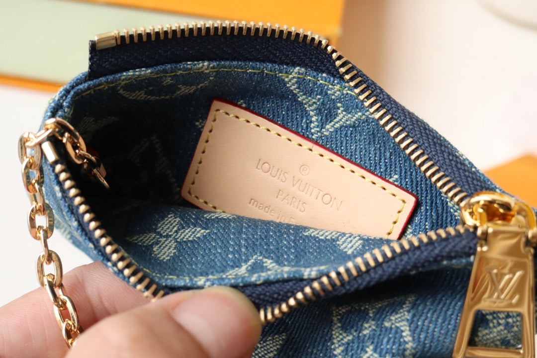 LOUIS VUITTON LV POCHETTE CLET DENIM BLEU