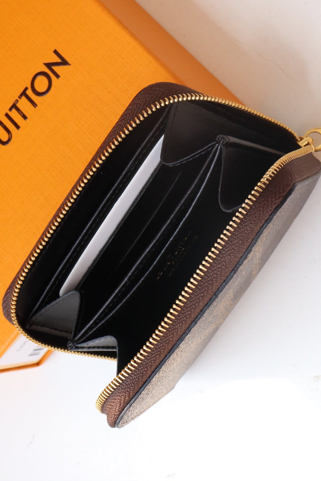 LOUIS VUITTON LV ZIPPY COIN PURSE MONOGRAM GIANT CANVAS
