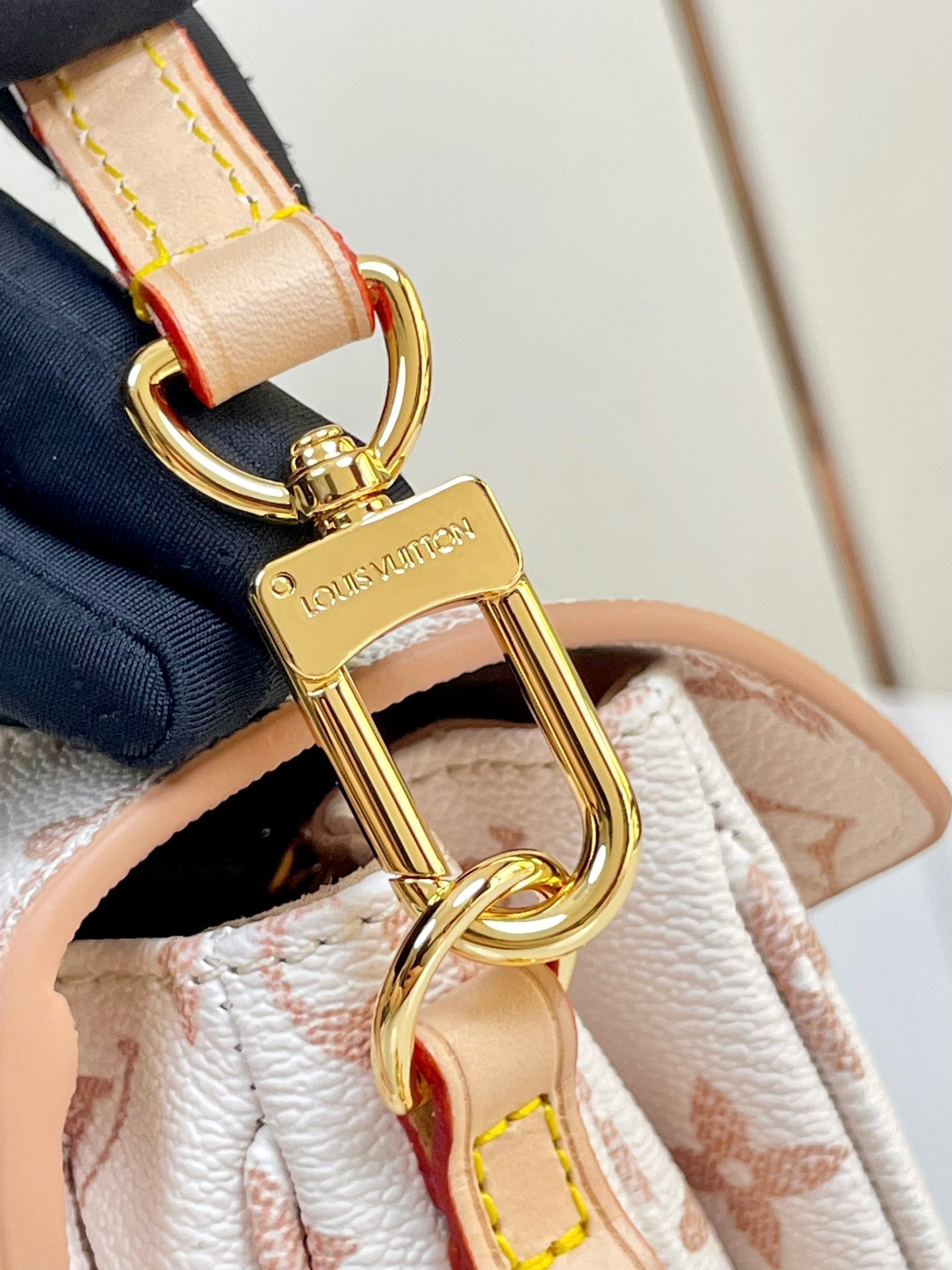 LOUIS VUITTON POCHETTE METIS 21.5 WHITE BROWN MONOGRAM CANVAS