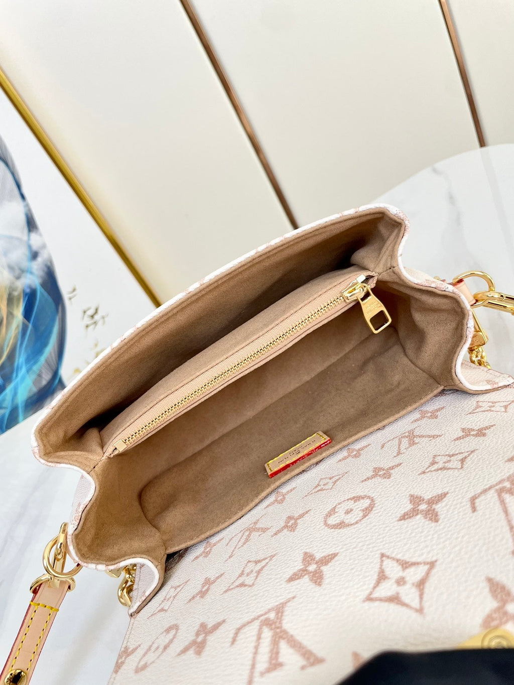 LOUIS VUITTON POCHETTE METIS 21.5 WHITE BROWN MONOGRAM CANVAS