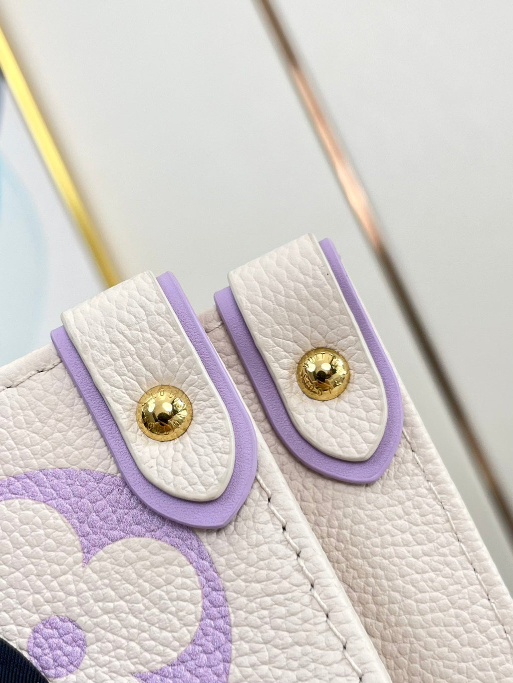 LOUIS VUITTON ONTHEGO 35 WHITE PURPLE MONOGRAM CANVAS