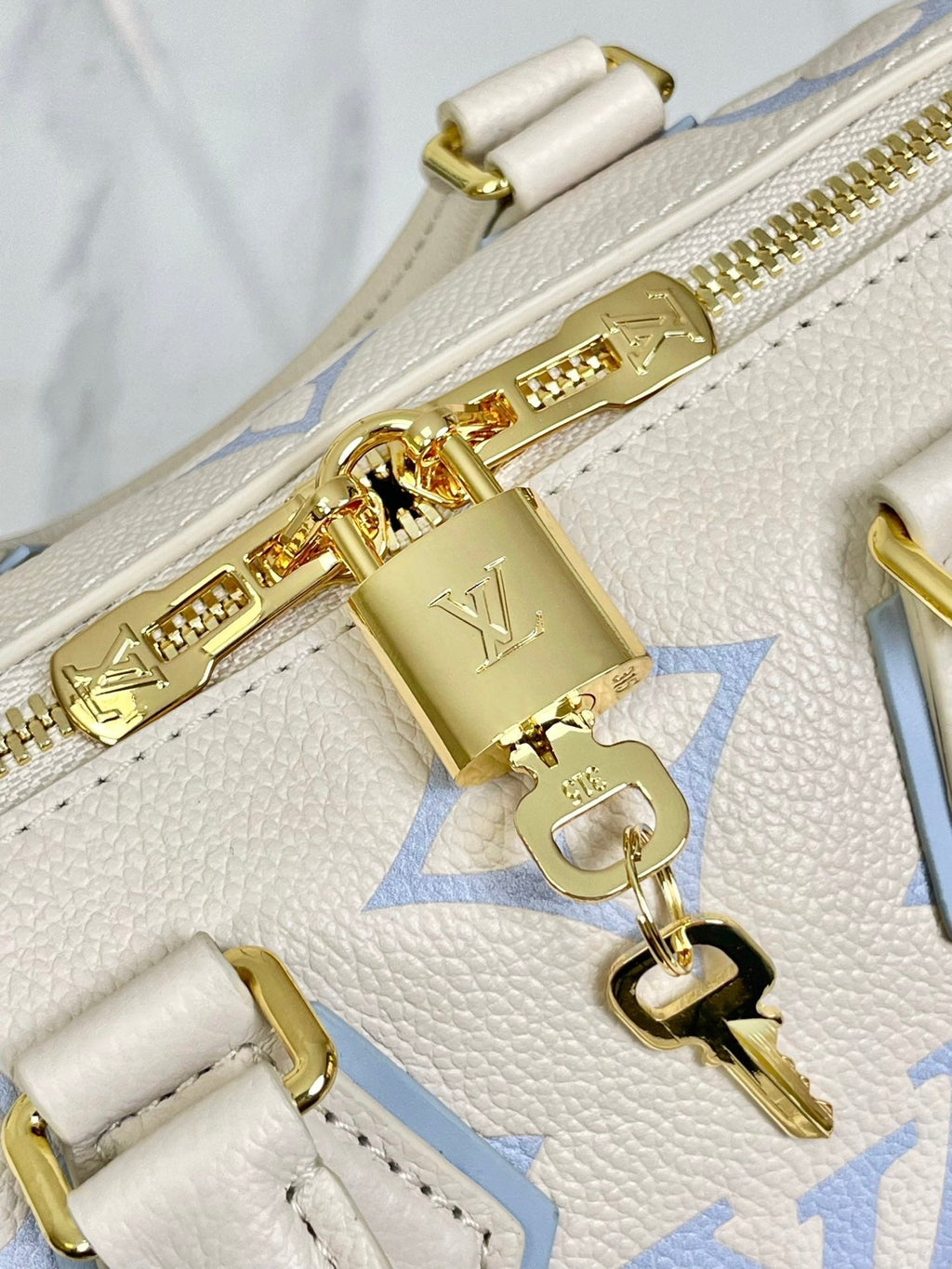 LOUIS VUITTON SPEEDY 20.5 WHITE BLUE MONOGRAM CANVAS