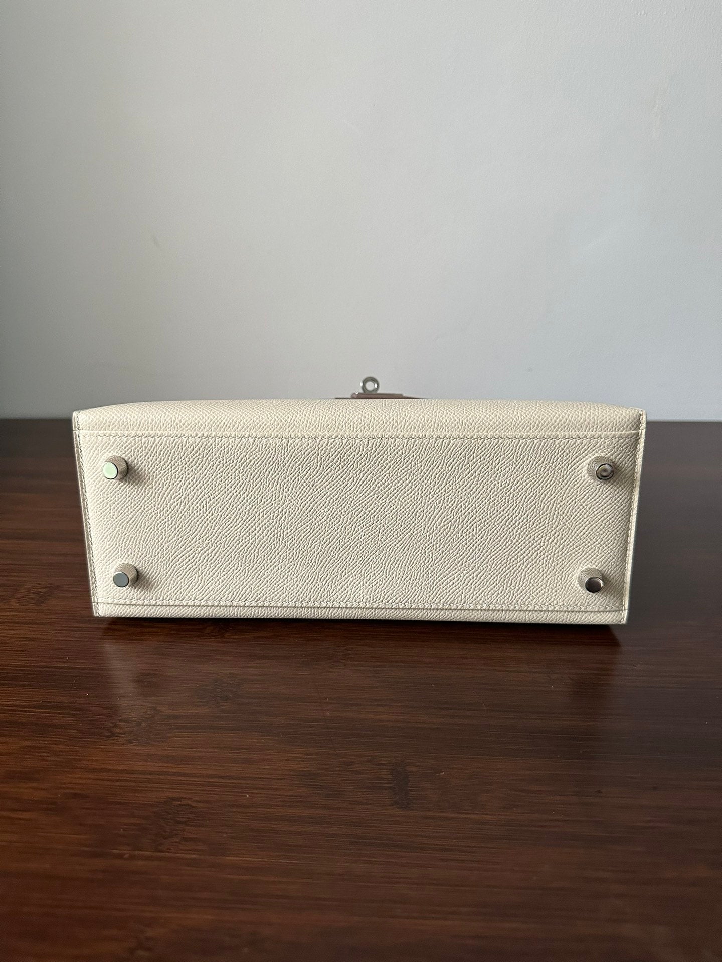 HERMES KELLY 25CM WHITE EPSOM SILVER HARDWARE