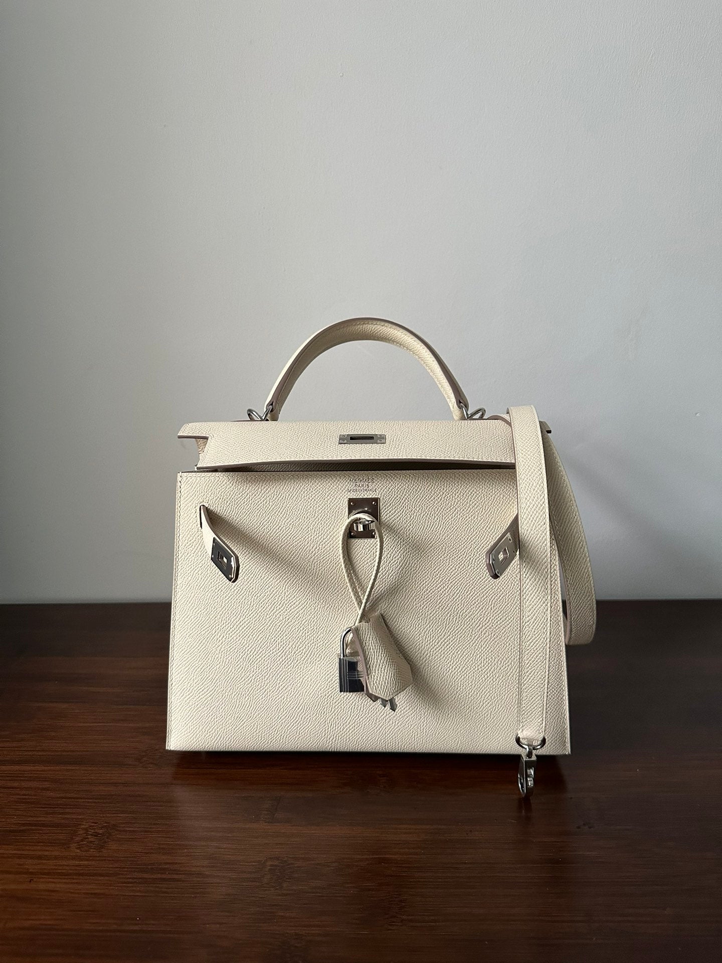 HERMES KELLY 25CM WHITE EPSOM SILVER HARDWARE