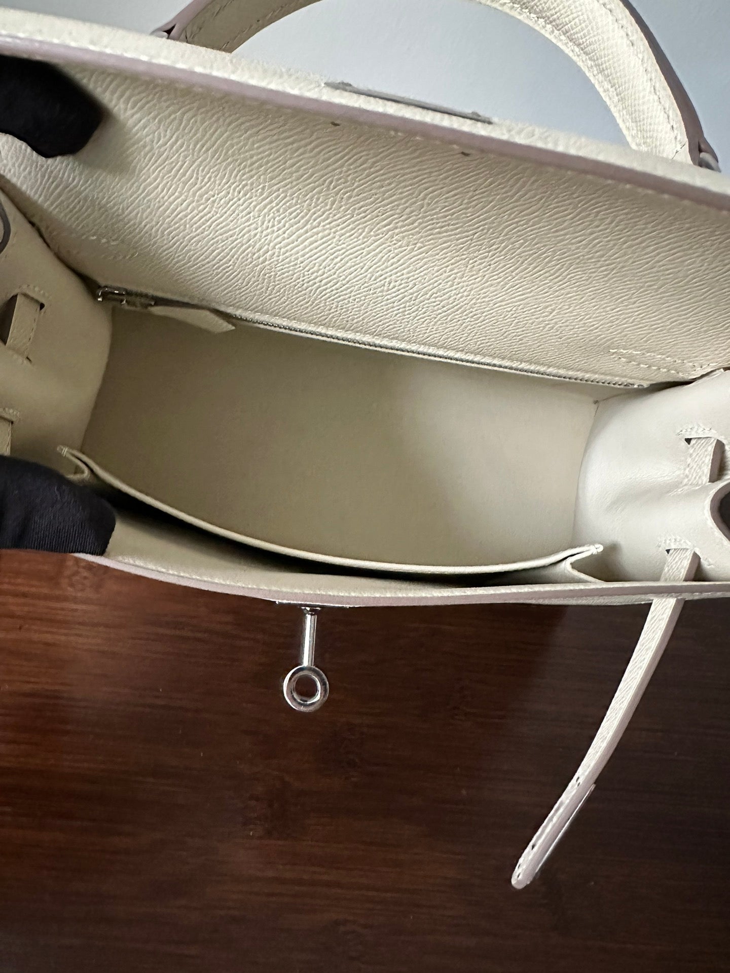 HERMES KELLY 25CM WHITE EPSOM SILVER HARDWARE