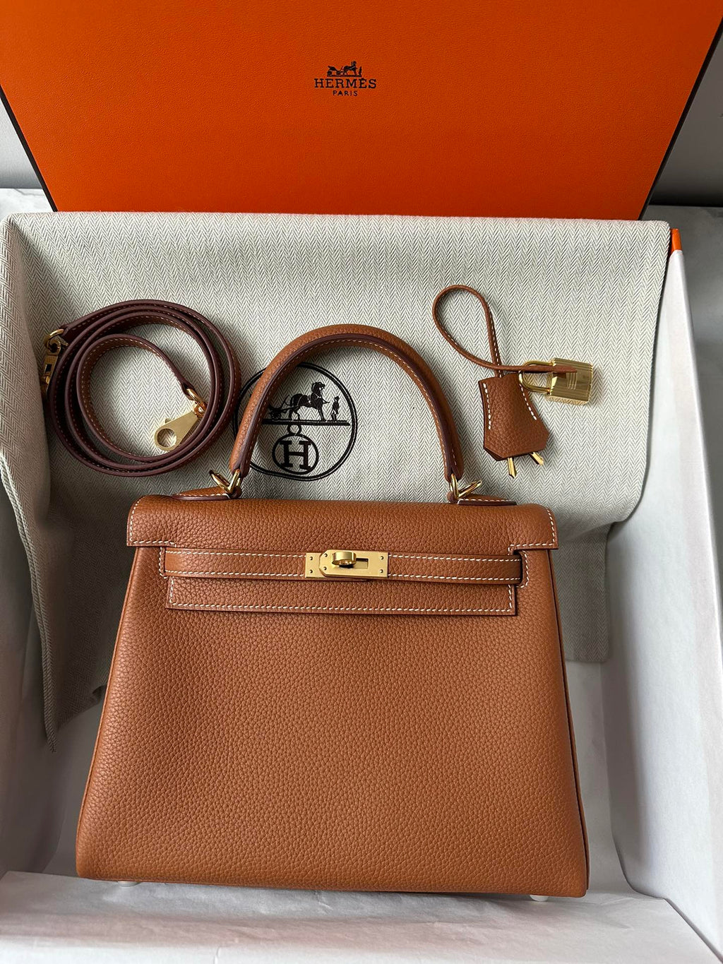 HERMES KELLY 25CM GOLD TOGO GOLD HARDWARE