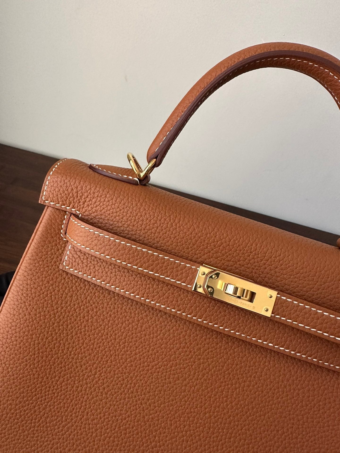 HERMES KELLY 25CM GOLD TOGO GOLD HARDWARE