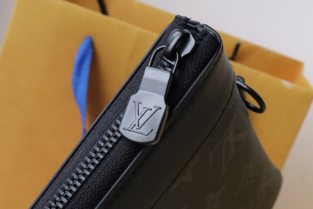 LOUIS VUITTON POCHETTE TO GO 30 MONOGRAM ECLIPSE