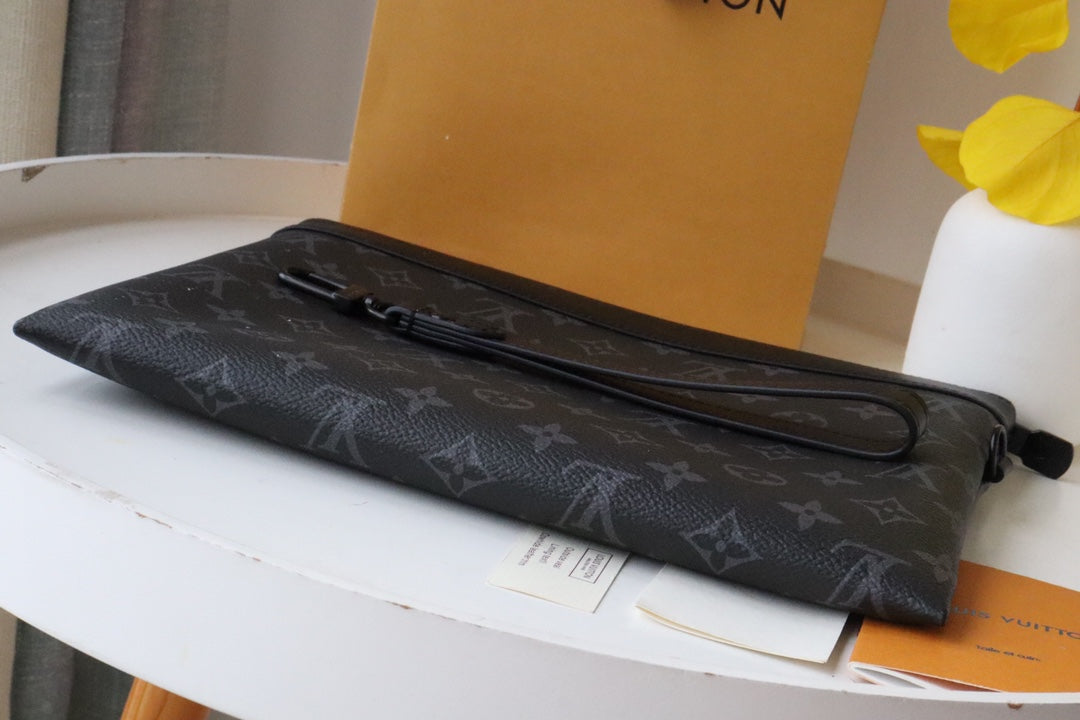 LOUIS VUITTON POCHETTE TO GO 30 MONOGRAM ECLIPSE