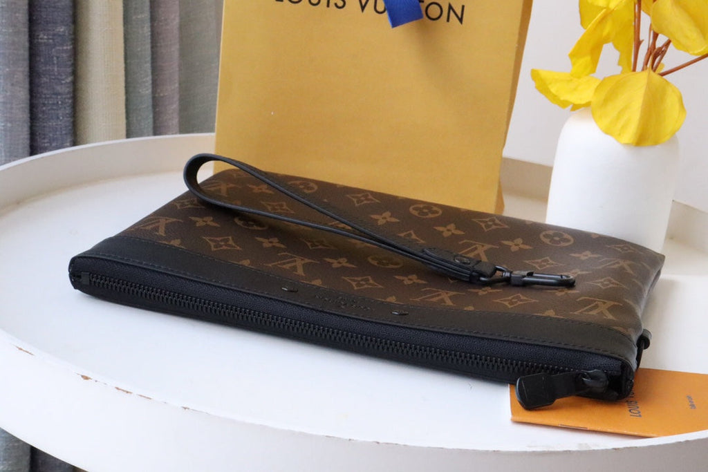 LOUIS VUITTON POCHETTE TO GO 30 MONOGRAM CANVAS