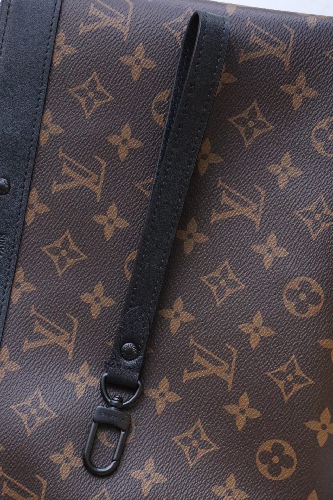 LOUIS VUITTON POCHETTE TO GO 30 MONOGRAM CANVAS