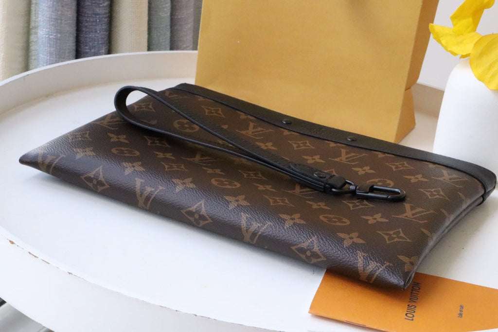 LOUIS VUITTON POCHETTE TO GO 30 MONOGRAM CANVAS