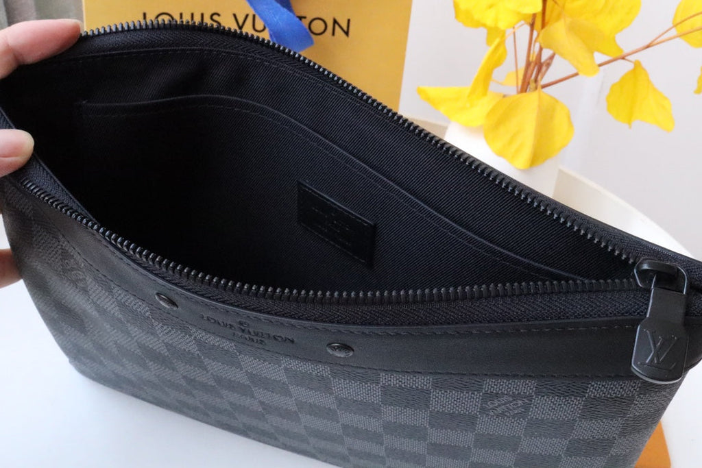 LOUIS VUITTON POCHETTE TO GO 30 DAMIER CANVAS