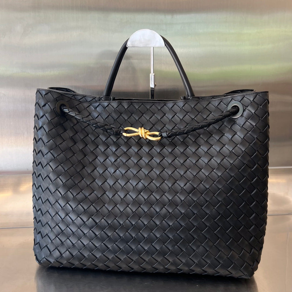 BOTTEGA VENETA LARGE ANDIAMO 45CM BLACK LAMBSKIN