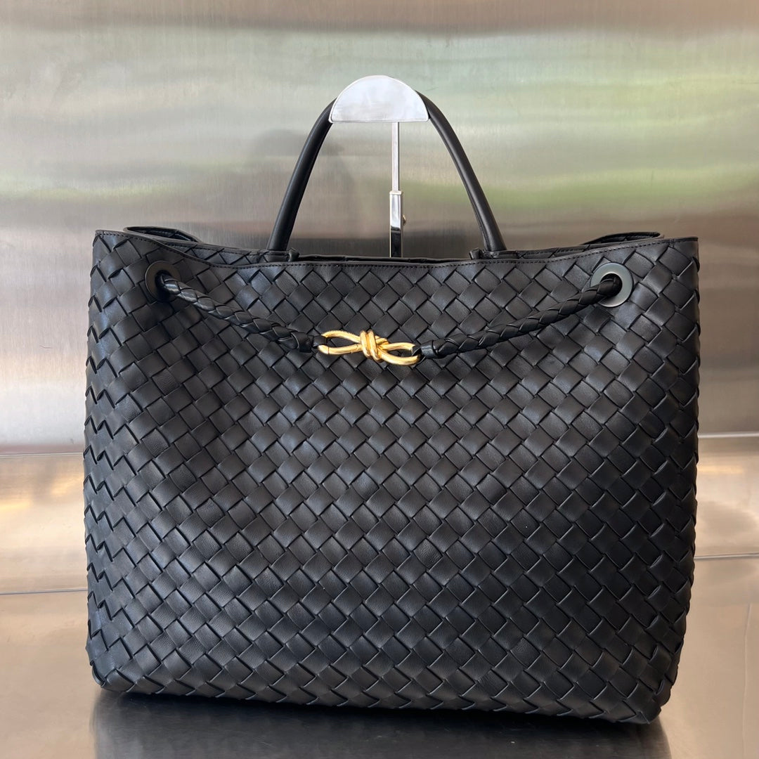 BOTTEGA VENETA LARGE ANDIAMO 45CM BLACK LAMBSKIN