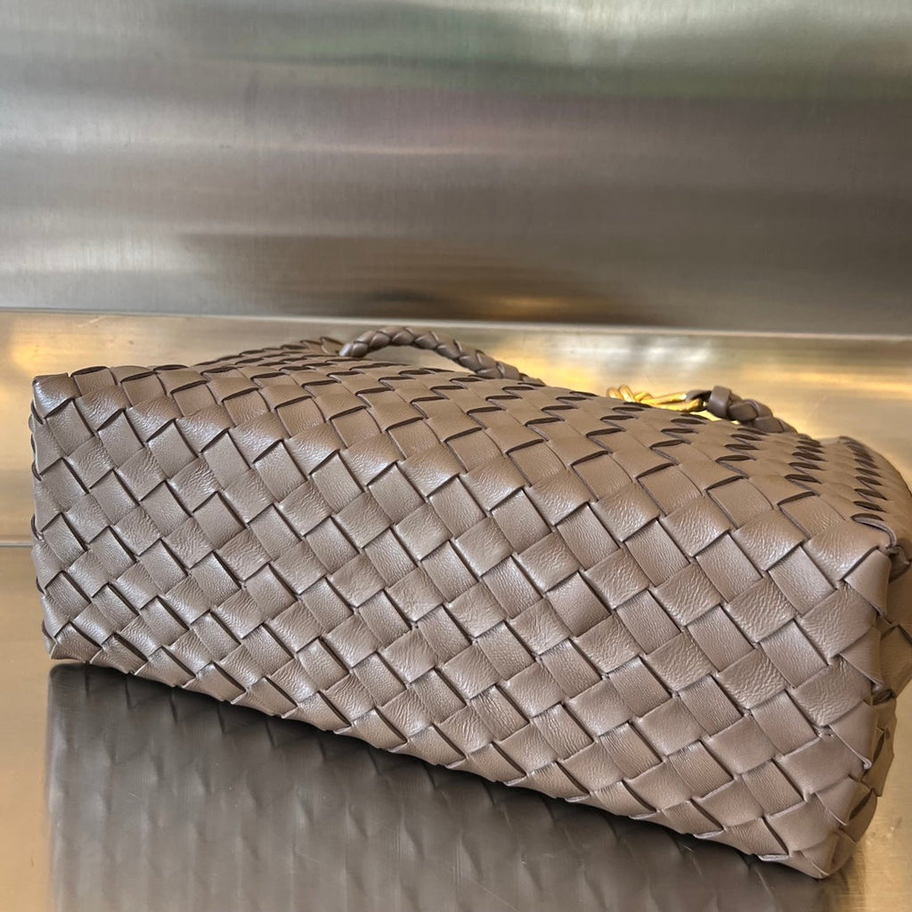 BOTTEGA VENETA MEDIUM ANDIAMO 32CM CHOCOLATE LAMBSKIN