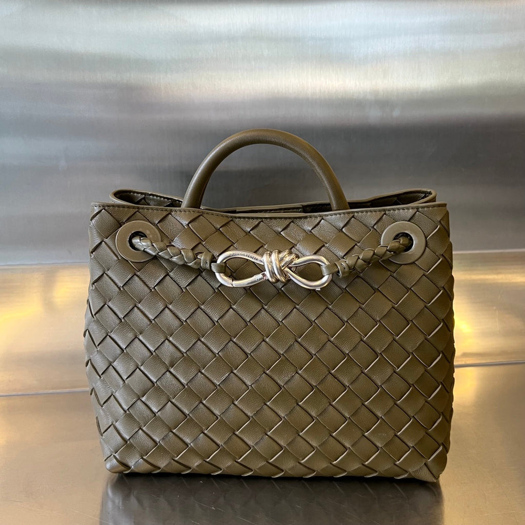 BOTTEGA VENETA SMALL ANDIAMO 25CM DARK OLIVE LAMBSKIN