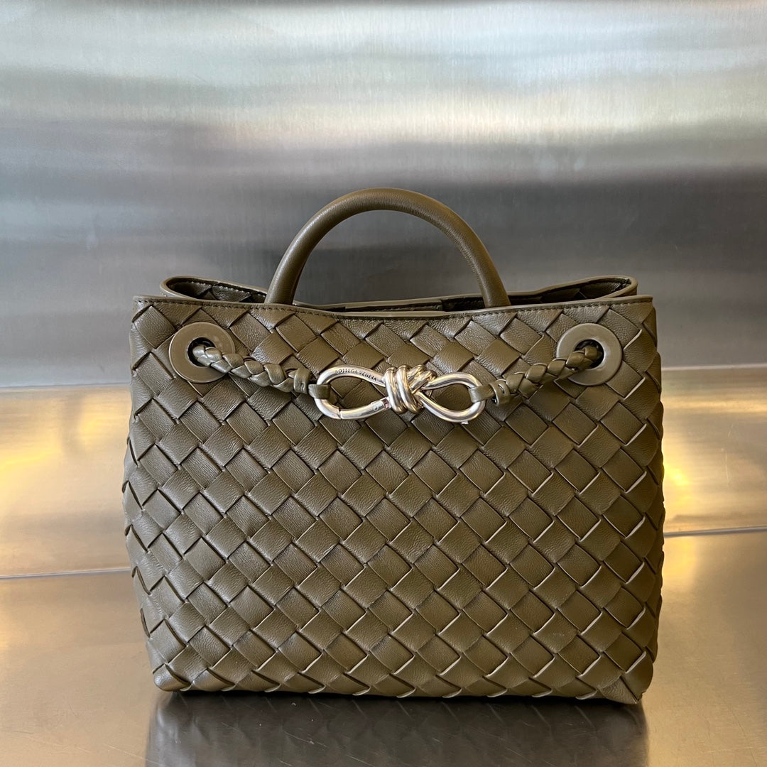 BOTTEGA VENETA SMALL ANDIAMO 25CM DARK OLIVE LAMBSKIN