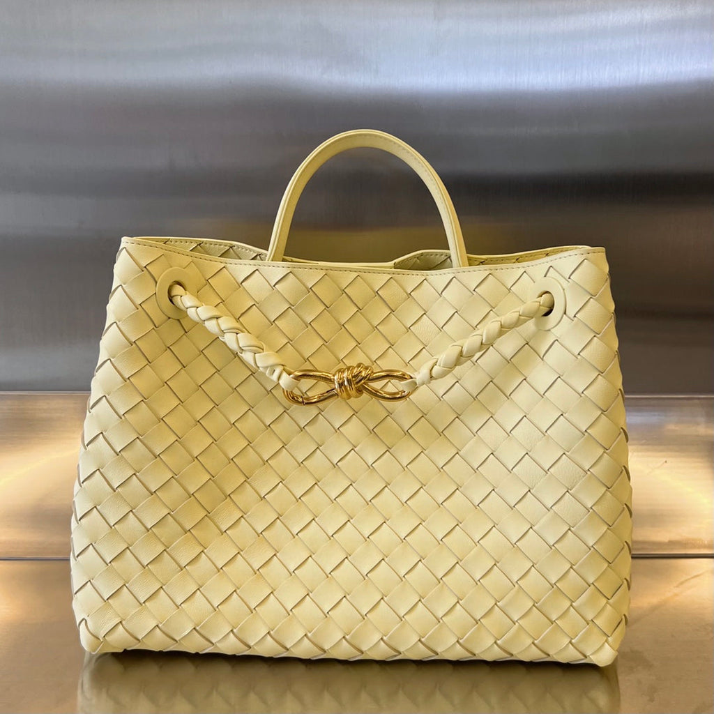 BOTTEGA VENETA MEDIUM ANDIAMO 32CM LIME LAMBSKIN