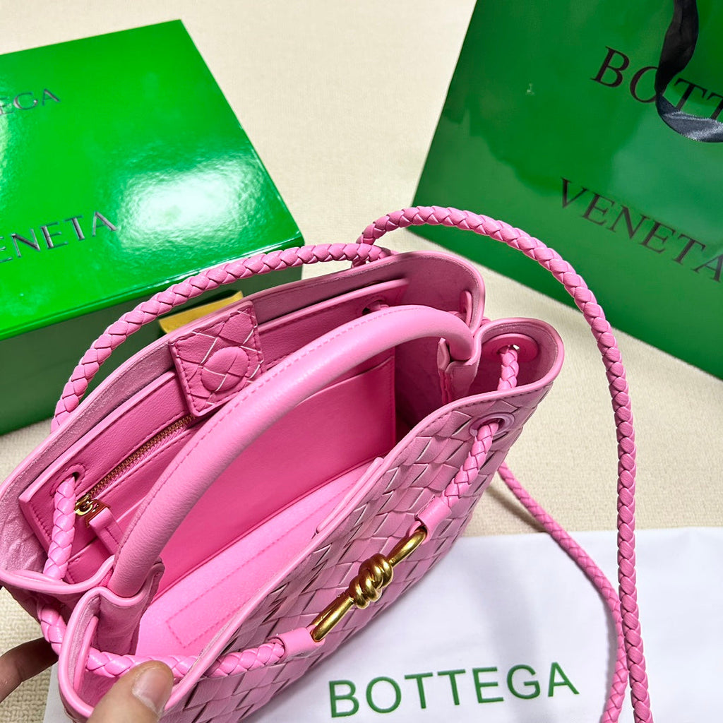 BOTTEGA VENETA SMALL ANDIAMO 25CM PINK LAMBSKIN