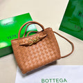 BOTTEGA VENETA SMALL ANDIAMO 25CM GOLD LAMBSKIN