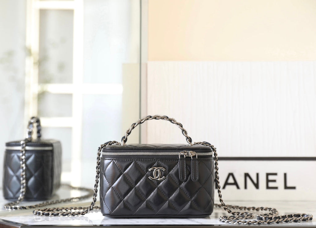 CHANEL VANITY CASE 17 BLACK LAMBSKIN SILVER HARDWARE
