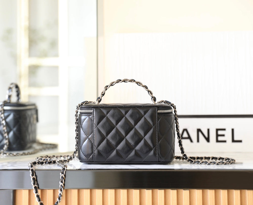 CHANEL VANITY CASE 17 BLACK LAMBSKIN SILVER HARDWARE