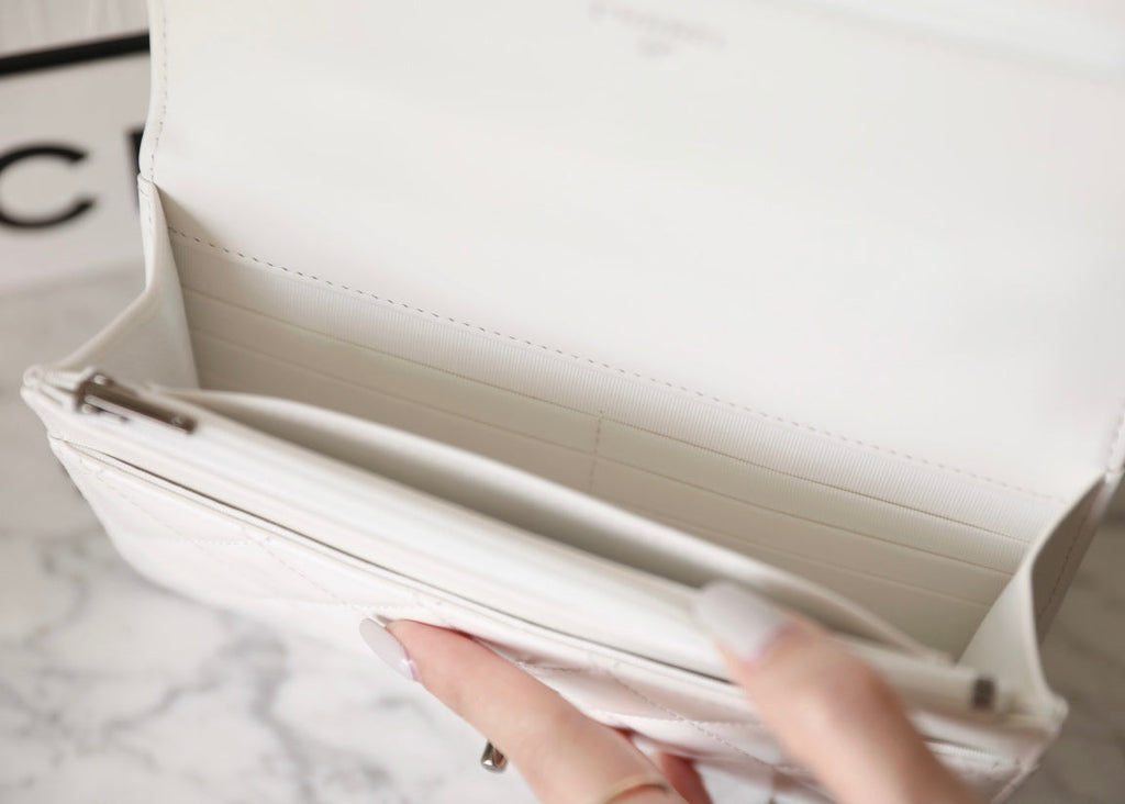 CHANEL WOC 19 WHITE LAMBSKIN SILVER HARDWARE