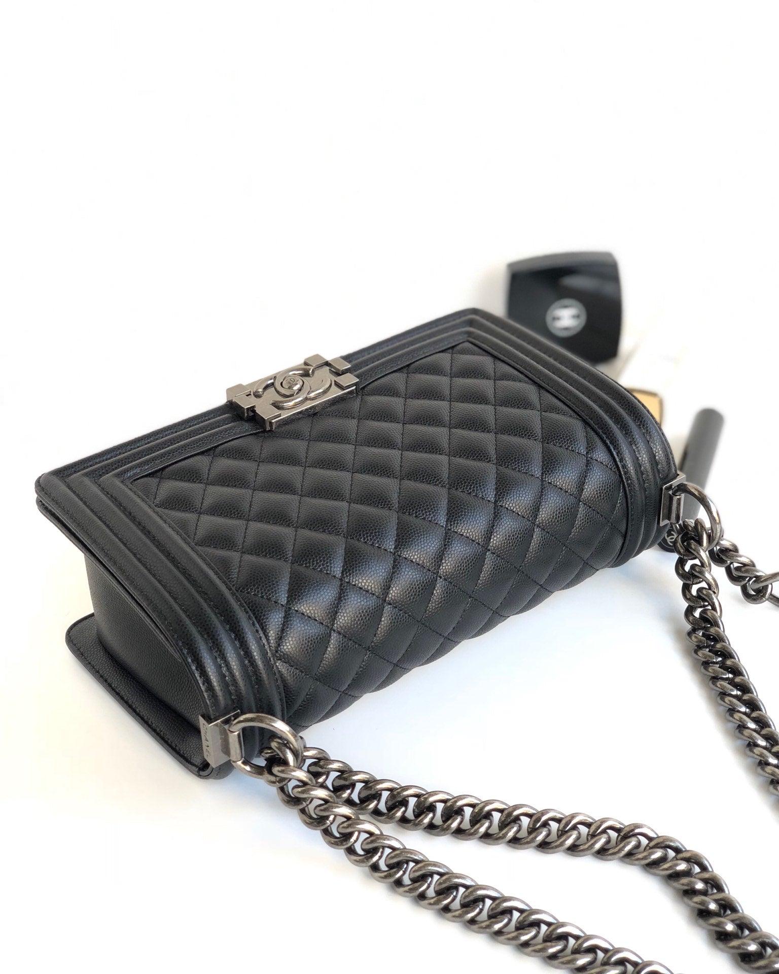 CHANEL MEDIUM 25 BOY BAG IN BLACK LAMBSKIN SILVER HARDWARE