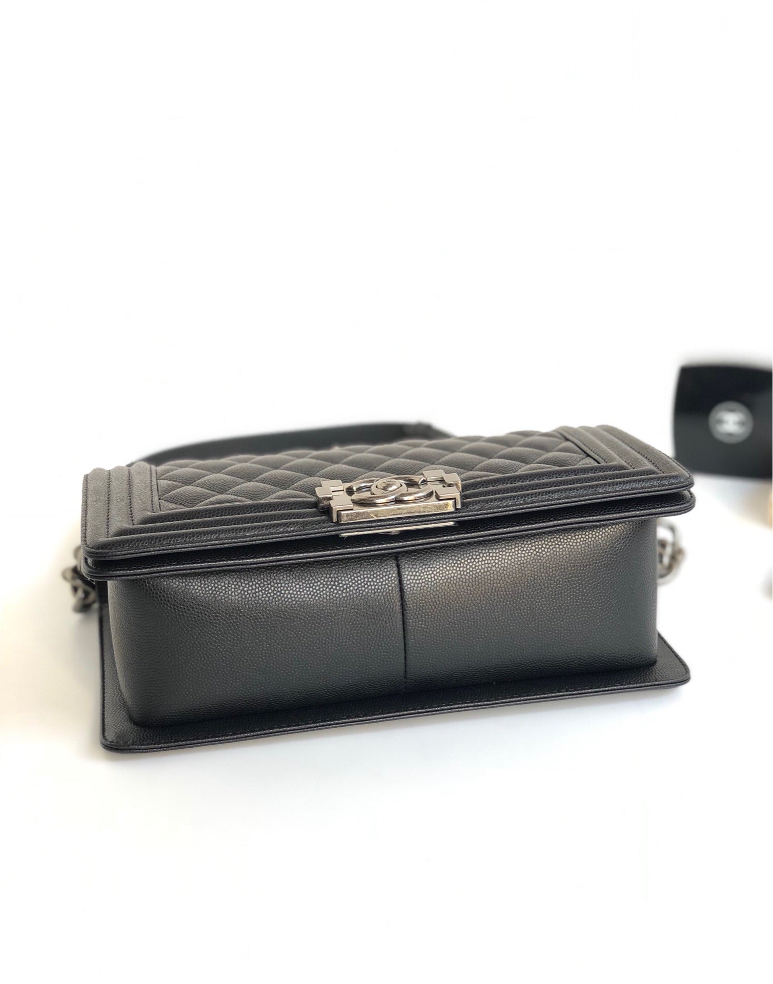 CHANEL MEDIUM 25 BOY BAG IN BLACK LAMBSKIN SILVER HARDWARE