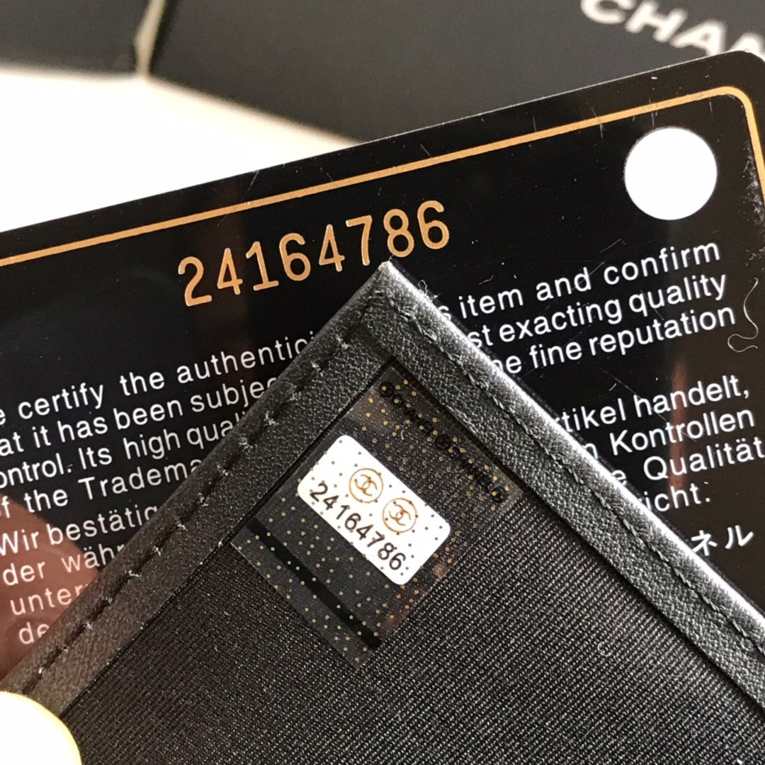 CHANEL FLAP CARD HOLDER 11.5 BLACK GRAINED CALFSKIN WITH GOLD ICON