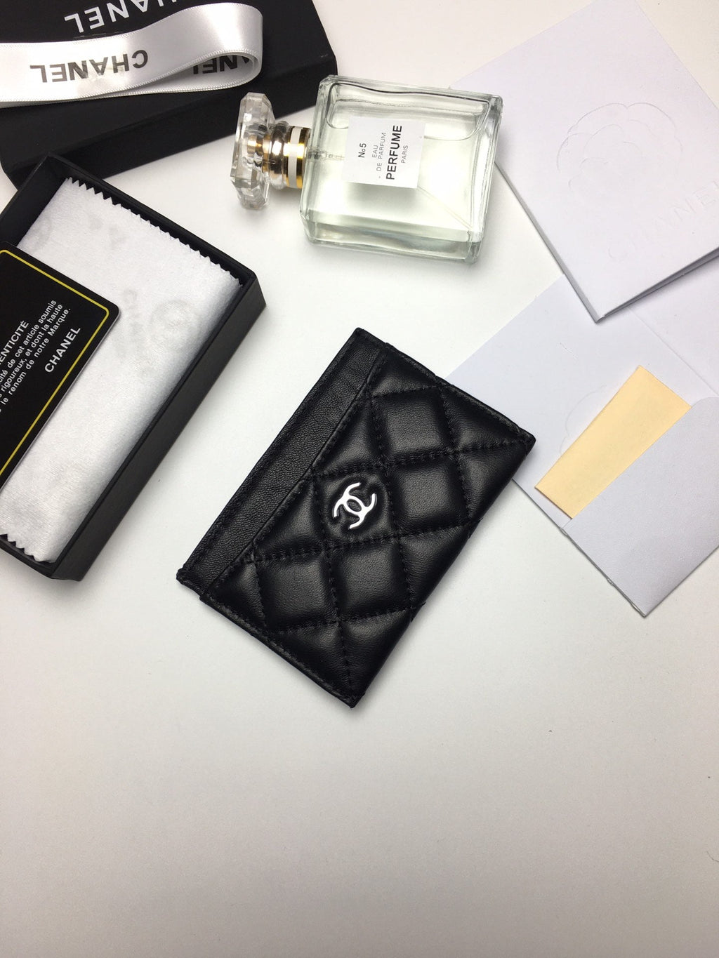 CHANEL CARD HOLDER 11.2 BLACK CALFSKIN SILVER ICON