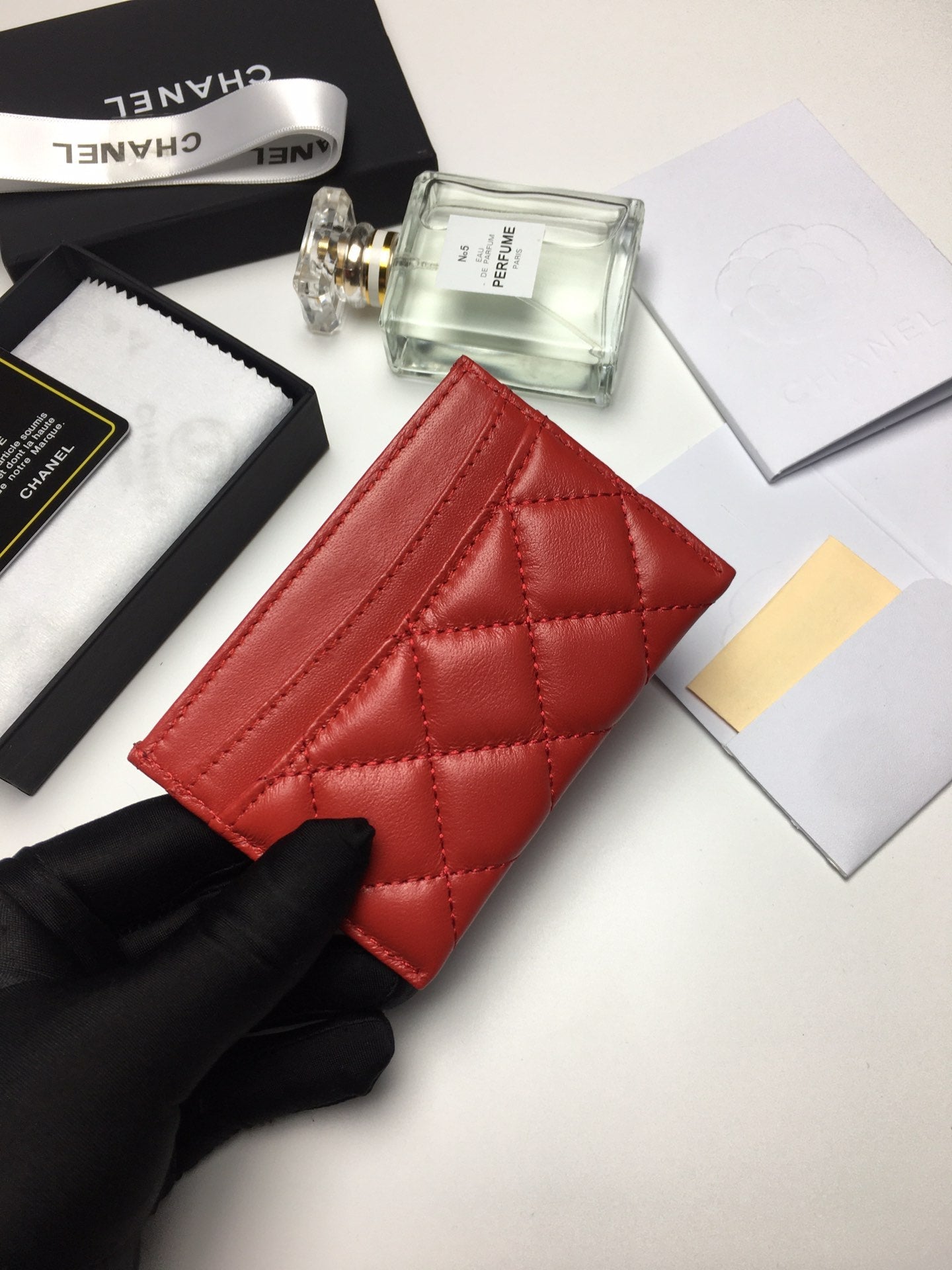 CHANEL CARD HOLDER 11.2 RED CALFSKIN SILVER ICON