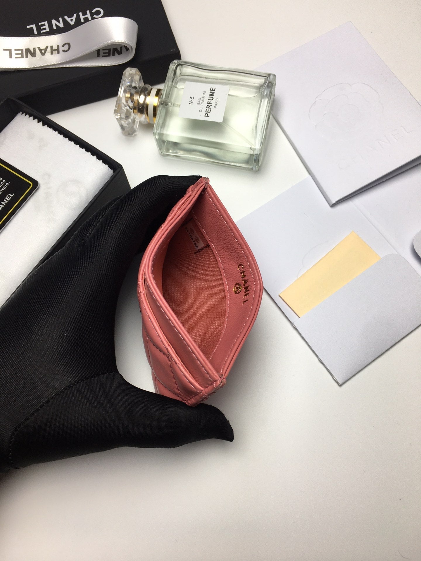 CHANEL CARD HOLDER 11.2 CORAL CALFSKIN SILVER ICON