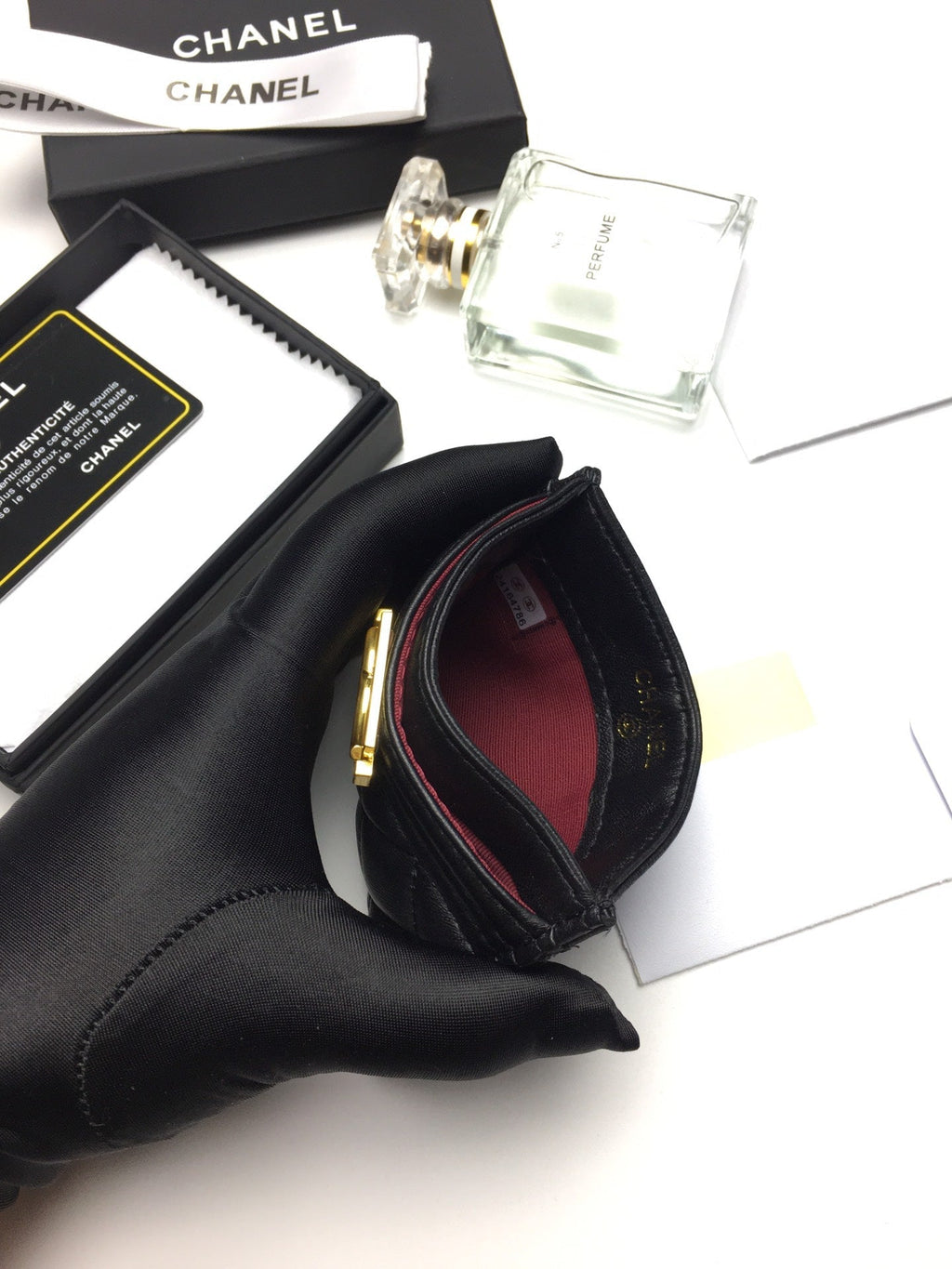 CHANEL BOY CARD HOLDER 11.2 BLACK CALFSKIN GOLD ICON