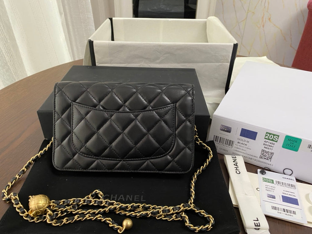 CHANEL CLASSIC WOC 19CM BLACK LAMBSKIN GOLD HARDWARE