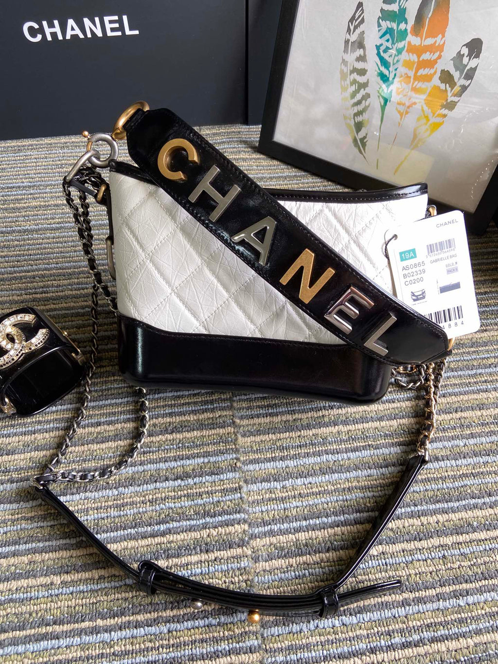 CHANEL MEDIUM 20 HOBO BAG IN WHITE MIX BLACK CALFSKIN WITH STRAP