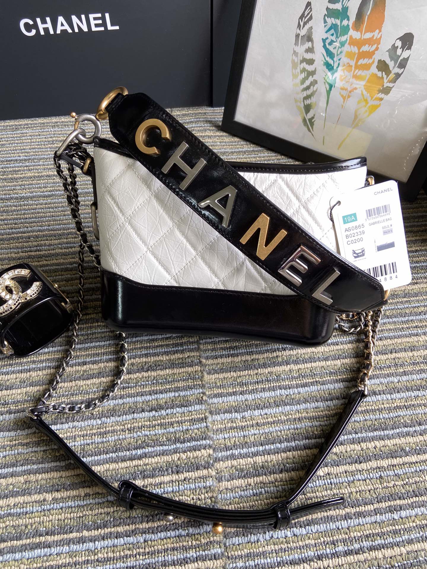 CHANEL MEDIUM 20 HOBO BAG IN WHITE MIX BLACK CALFSKIN WITH STRAP
