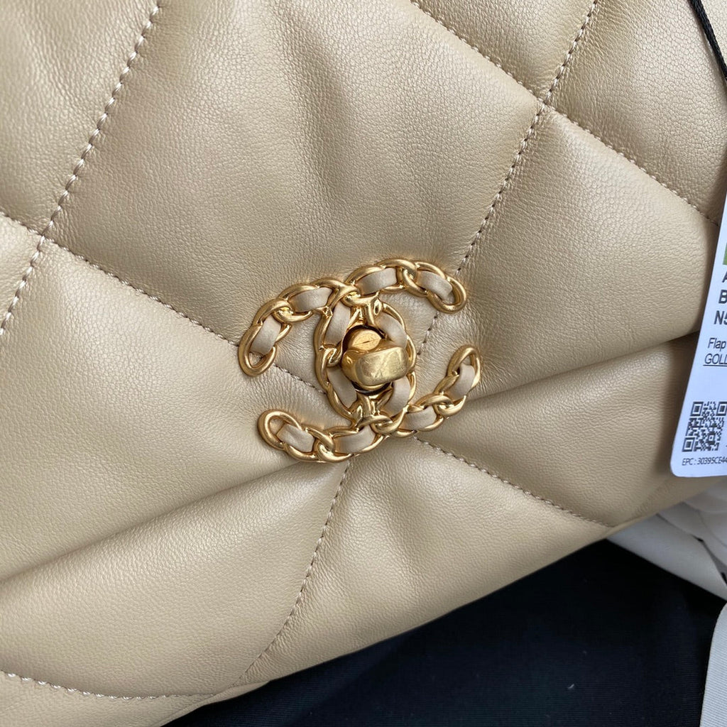 CHANEL MEDIUM 26 FLAP BAG IN BEIGE CREAM LAMBSKIN