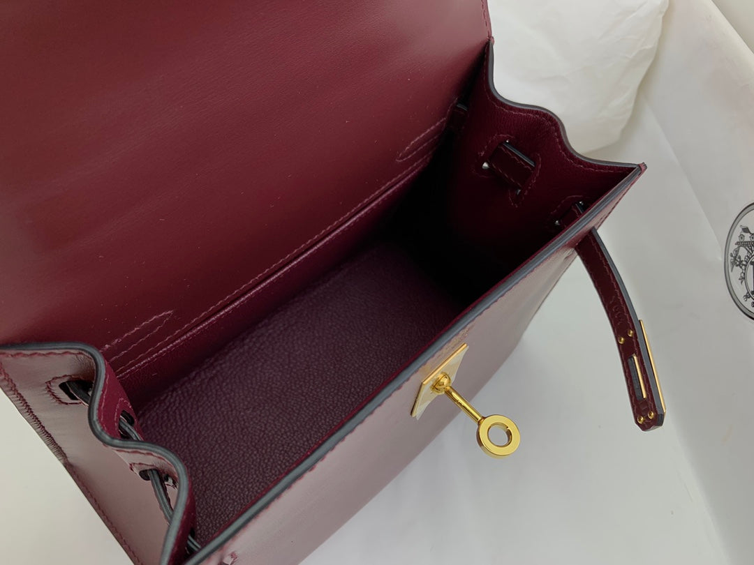 HERMES KELLY MINI 20 BAG IN WINE RED SMOOTH CALFSKIN WITH GOLD HARDWARE