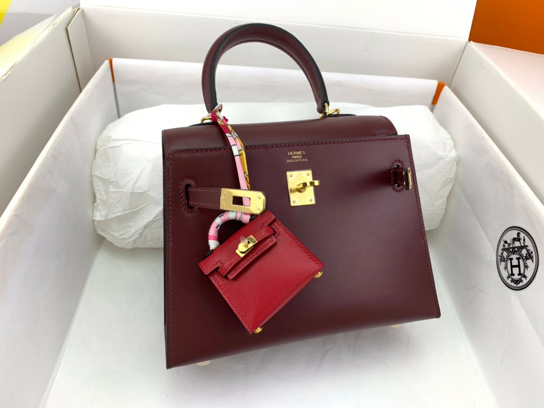 HERMES KELLY MINI 20 BAG IN WINE RED SMOOTH CALFSKIN WITH GOLD HARDWARE