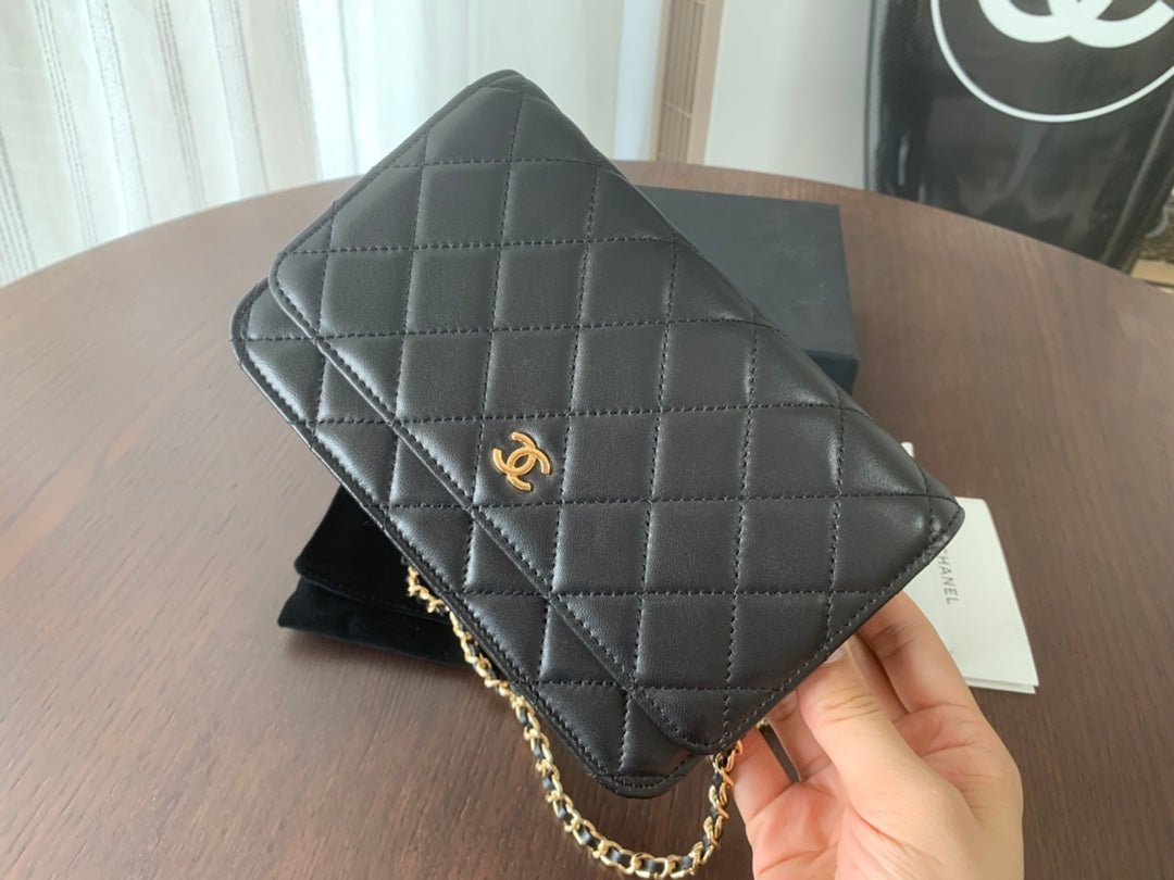 CHANEL WOC 19CM BLACK LAMBSKIN GOLD HARDWARE