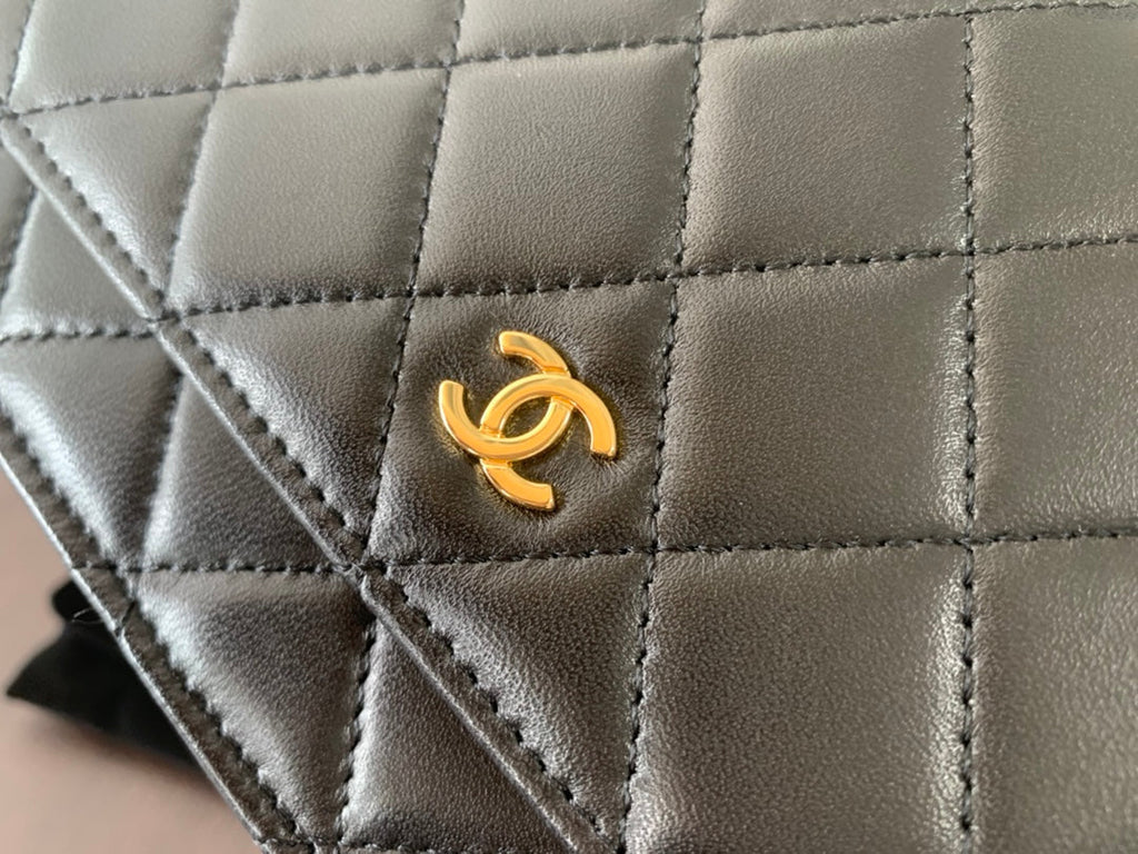 CHANEL WOC 19CM BLACK LAMBSKIN GOLD HARDWARE