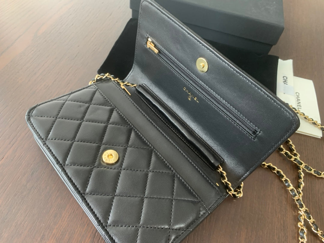 CHANEL WOC 19CM BLACK LAMBSKIN GOLD HARDWARE